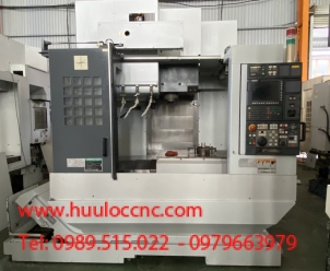 HIỆU : MORI SEIKI MODEL: NV5000α1A Hệ ĐIỀU HÀNH: FANUC 18i-MB KÍCH THƯỚC BÀN: 1100x600mm HÀNH TRÌNH: