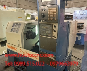 HIỆU MÁY: TAKAMAZ MODEL: X - 10 HỆ ĐIỆN: 21i - T HÀNH TRÌNH X/Z : 240/230mm TỐC ĐỘ TRỤC CHÍNH: 4.500